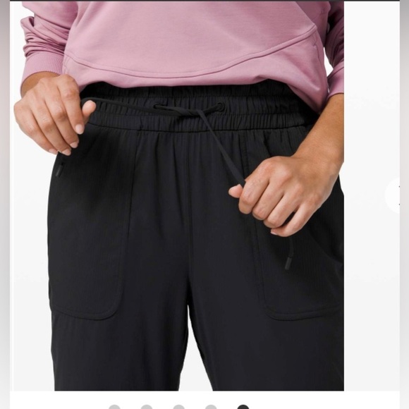 Lululemon Beyond the Studio 7/8 Jogger black size 6 - Picture 3 of 10